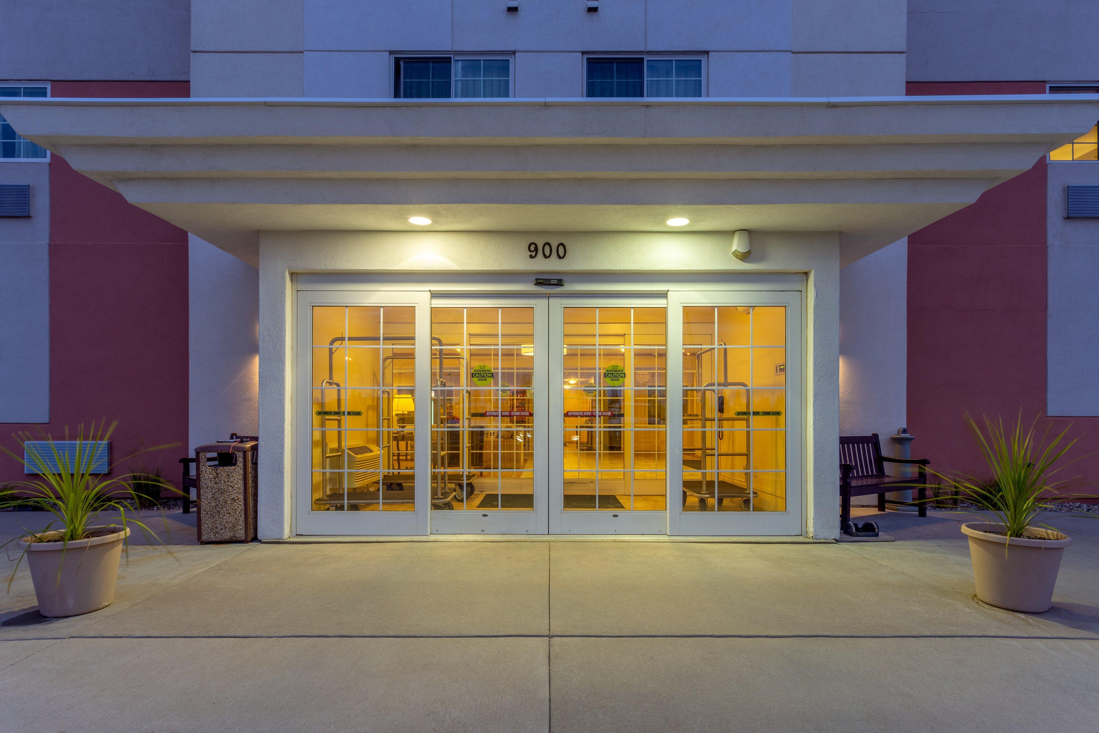 Candlewood Suites Minot By Ihg Ngoại thất bức ảnh