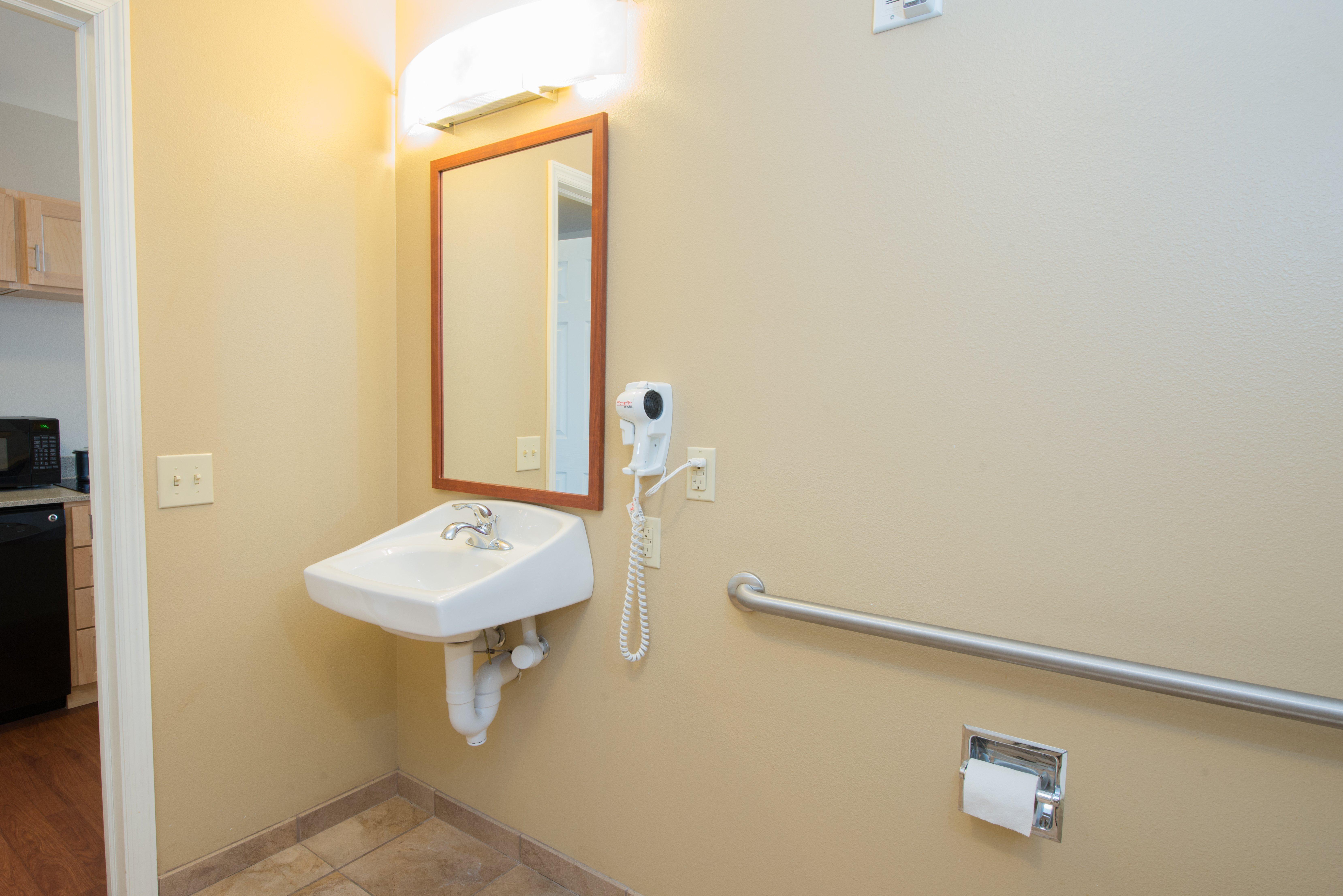 Candlewood Suites Minot By Ihg Ngoại thất bức ảnh