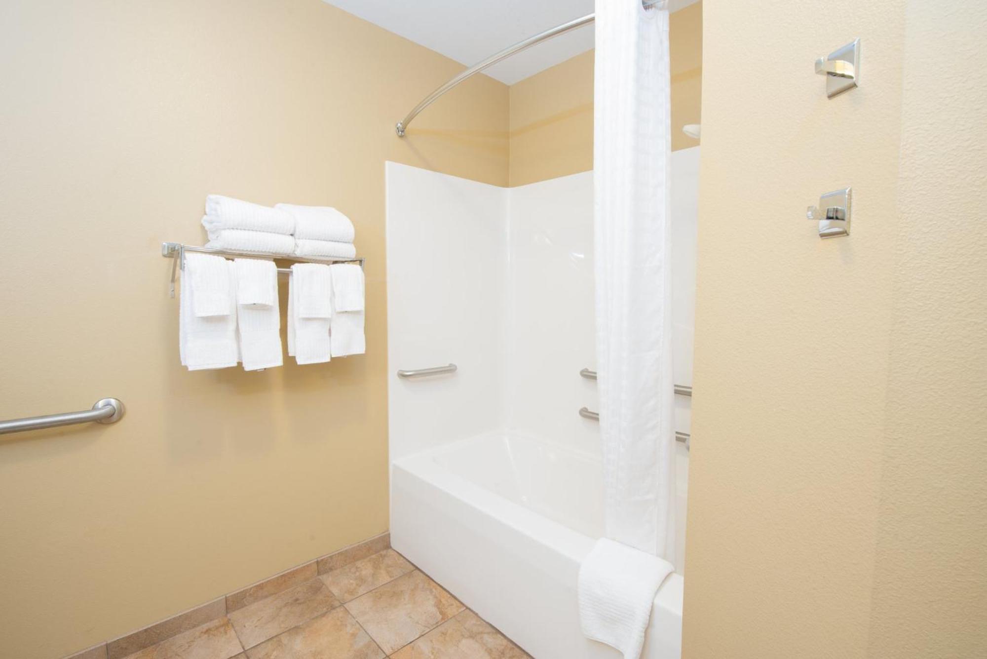 Candlewood Suites Minot By Ihg Ngoại thất bức ảnh