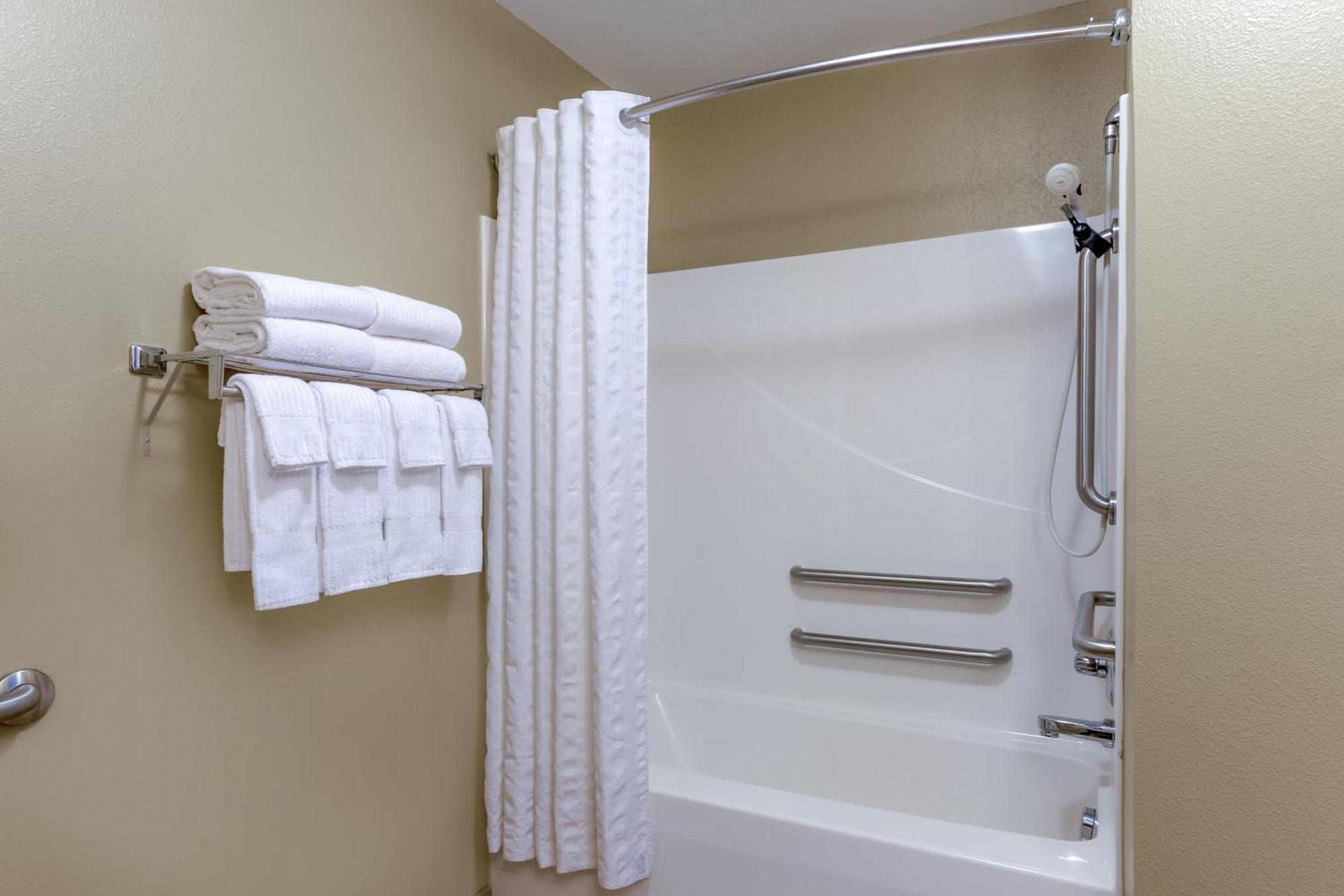 Candlewood Suites Minot By Ihg Ngoại thất bức ảnh